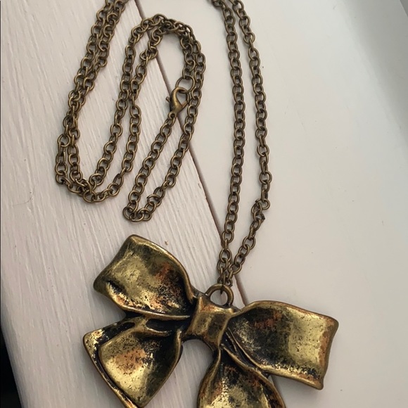 Rustic-looking Bow Necklace - Long Chain - Picture 2 of 4